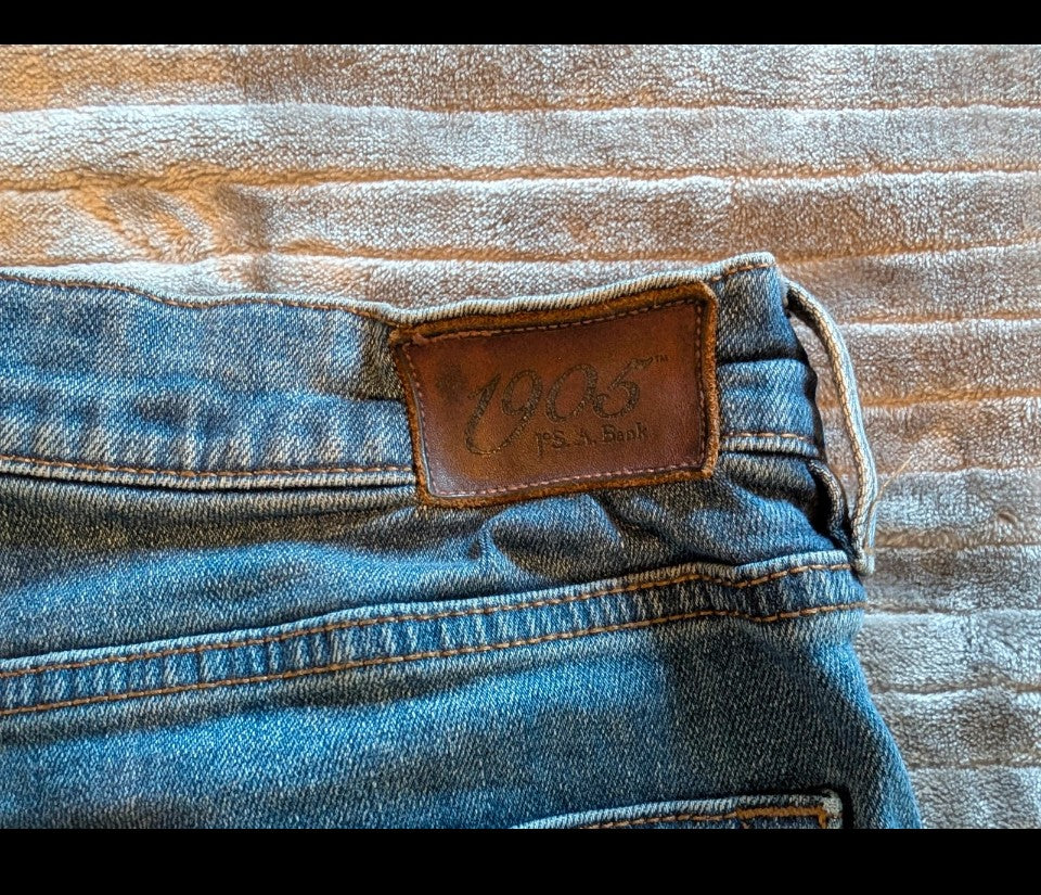 Tailored fit comfortable men's jeans